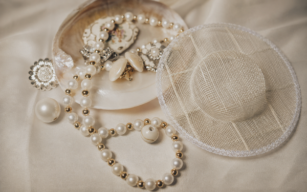 Hats / Jewelry