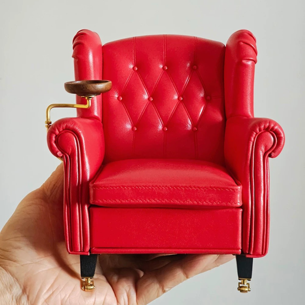 1:6 Dollhouse Miniature Calfskin Cigar Chair - Red SKU image