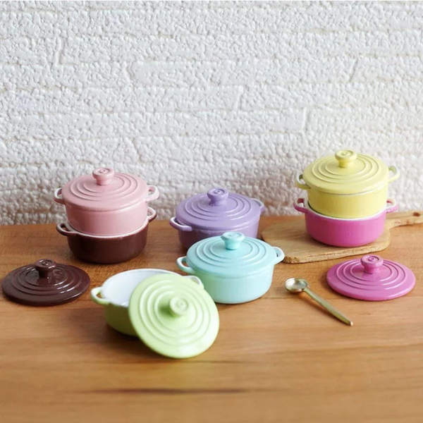 1:12 Dollhouse Miniature Small Alloy Cooking Pot with Lid - 03-miniature-small-alloy-cooking-pot-kitchen-scene