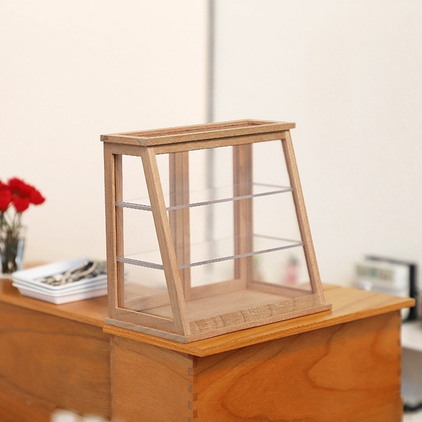 1:6 Dollhouse Miniature Wooden Dessert Display Cabinet - 03-miniature-wooden-dessert-display-cabinet-dessert-scene