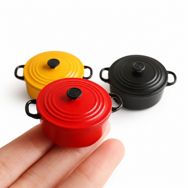 1:6 Dollhouse Miniature Large Alloy Cooking Pot with Lid - 05-miniature-large-alloy-cooking-pot-handheld-overview
