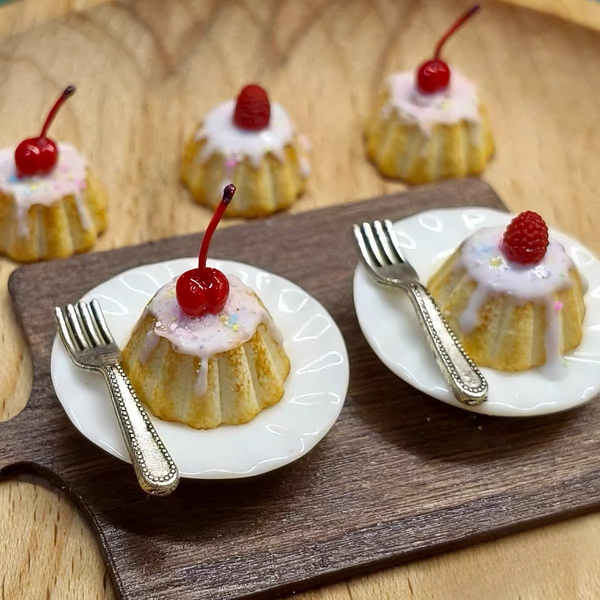 1/12スケール 陶器粘土のチェリーケーキ